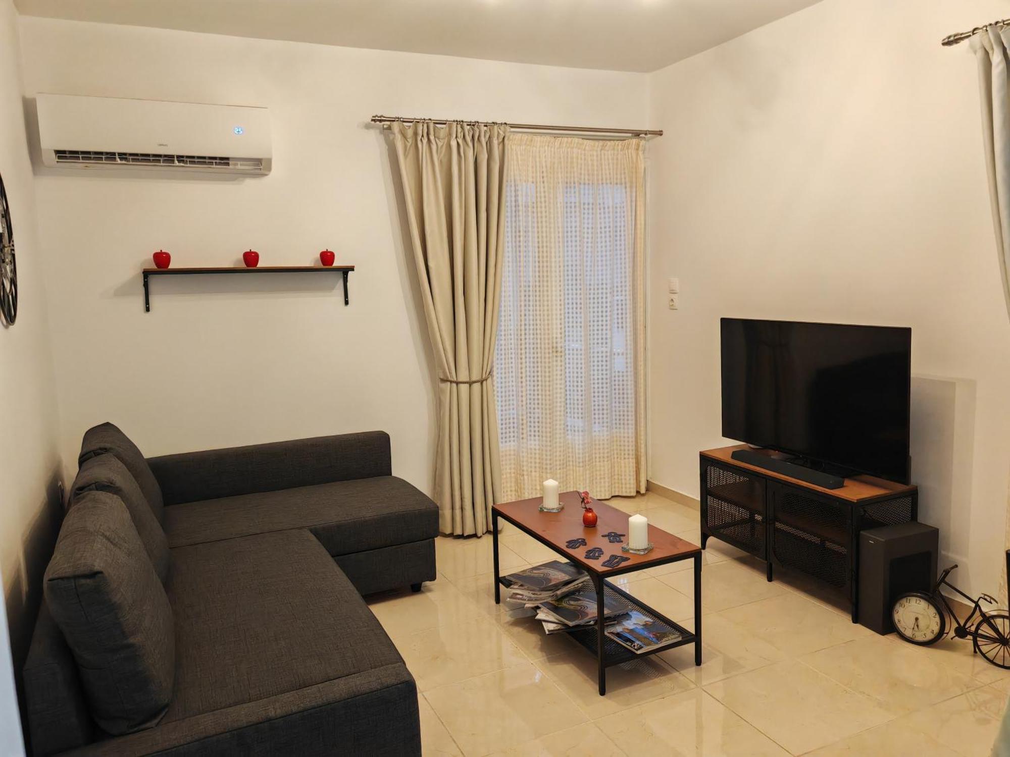 Leo's & Xerxes' Place In The Heart Of Rhodes Apartment Rhodes City